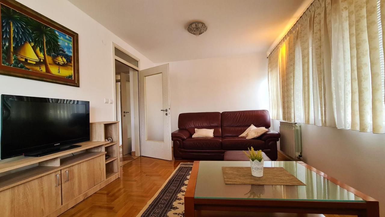 Piano In Center - Fully Equipped - Free Parking * Sarajevo